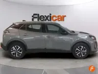 Usado Peugeot 2008 Active 100 CV (73 kW) 2023 Gris SUV