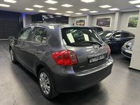 Usado Toyota Auris 90 CV (66 kW) 2007 Gris / plata Utilitario