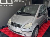 Usado Mercedes A140 Classic 82 CV (60 kW) 1999 Gris / plata Monovolumen