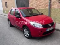 Usado Dacia Sandero Ambiance 75 CV (55 kW) 2008 Rojo Utilitario