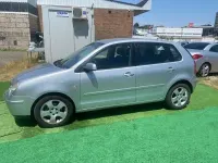 Usado VW Polo Advance 70 CV (51 kW) 2005 Gris / plata Utilitario
