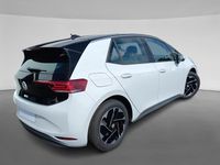 Usado VW ID.3 Pro 150 kW (204 CV) 2024 Blanco glaciar metalizado con techo negro Utilitario