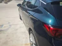 Usado Opel Astra Excellence 136 CV (100 kW) 2017 Verde Familiar
