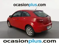 Usado Seat Ibiza Reference 75 CV (55 kW) 2015 Rojo Utilitario