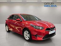 Używany Kia Ceed 120 KM (88 kW) 2023 Czerwony Hatchback