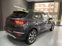 Usado Kia Stonic 120 CV (88 kW) 2018 Gris / plata SUV