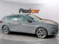 Käytetty Seat Leon FR 204 HP (150 kW) 2025 Harmaa Sedan