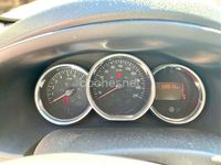 Usado Dacia Sandero Lauréate 90 HP (66 kW) 2016 Branco Sedan