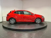 Usado Renault Mégane IV Zen 160 CV (117 kW) 2022 Rojo Berlina