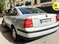 Usado VW Passat Highline 150 CV (110 kW) 2001 Gris / plata Berlina