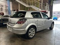 Usado Opel Astra Essentia 90 CV (66 kW) 2008 Gris / plata Berlina