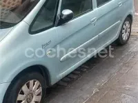 Usado Citroën Xsara Picasso Exclusive 110 CV (80 kW) 2006 Verde Monovolumen