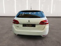 Usado Peugeot 308 SW Active 100 CV (73 kW) 2017 Blanco Familiar