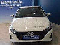 Usado Hyundai i20 100 CV (73 kW) 2021 Blanco Berlina