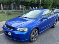 Usado Opel Astra Edition 192 CV (141 kW) 2003 Azul Coupe
