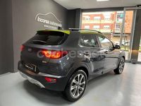 Usado Kia Stonic 120 CV (88 kW) 2018 Gris / plata SUV