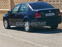 Usado VW Bora Highline 115 CV (84 kW) 2001 Negro Berlina