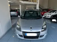 Usado Renault Scénic Authentique 95 CV (69 kW) 2011 Gris / plata Monovolumen
