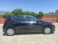 Usado Hyundai i30 Classic 90 CV (66 kW) 2010 Negro Berlina