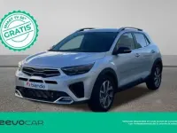 Usado Kia Stonic GT-Line 101 CV (74 kW) 2024 Plateado SUV