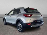 Usado Kia Stonic 101 CV (74 kW) 2025 Plateado SUV