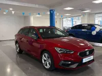 Usado Seat Leon FR 150 CV (110 kW) 2024 Rojo Familiar