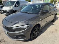 Usado Fiat Tipo Cross 130 CV (95 kW) 2022 Gris / plata Familiar