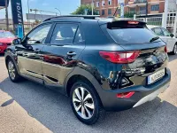 Usado Kia Stonic 100 CV (73 kW) 2021 Negro SUV