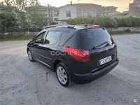 Usado Peugeot 207 90 CV (66 kW) 2007 Negro Familiar