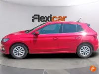 Usado Skoda Fabia Selection 95 CV (69 kW) 2024 Rojo Utilitario