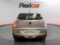Usado SsangYong Tivoli 129 CV (94 kW) 2016 Gris SUV