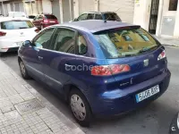 Usado Seat Ibiza Stella 100 HP (73 kW) 2002 Azul Citadino
