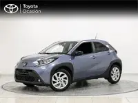 Usado Toyota Aygo Play 72 CV (52 kW) 2024 Gris