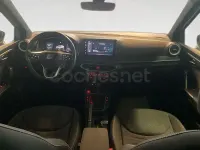 Usado Seat Arona Xperience 110 CV (80 kW) 2022 Gris plata SUV
