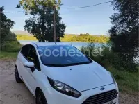Usado Ford Fiesta Trend 95 CV (69 kW) 2015 Blanco Utilitario