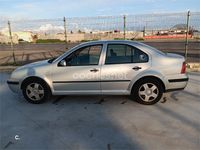Usado VW Bora Conceptline 90 CV (66 kW) 1999 Gris / plata Berlina
