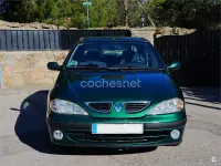 Usado Renault Mégane Authentique 110 CV (80 kW) 2001 Verde Berlina