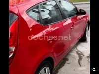 Usado Hyundai i30 Classic 109 CV (80 kW) 2008 Rojo Berlina
