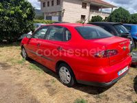 Usado Seat Cordoba 75 CV (55 kW) 2003 Rojo Berlina