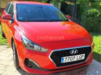 Usado Hyundai i30 120 CV (88 kW) 2020 Rojo Berlina