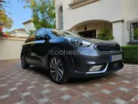 Usado Kia Niro 141 CV (103 kW) 2017 Gris / plata SUV