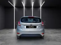 Usado Ford Fiesta Trend 82 CV (60 kW) 2013 Gris / plata Berlina