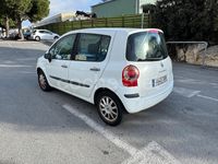 Usado Renault Modus Dynamique 80 CV (58 kW) 2005 Blanco Monovolumen