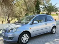 Usado Ford Fiesta 90 CV (66 kW) 2006 Azul Utilitario