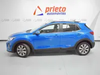 Usado Kia Stonic 120 CV (88 kW) 2022 Azul SUV