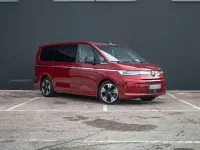 Usado VW T7 Style 150 CV (110 kW) 2025 Rojo Van