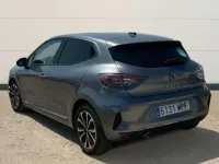 Usado Renault Clio V Techno 90 CV (66 kW) 2024 Gris Berlina