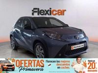 Usado Toyota Aygo X-play 69 CV (50 kW) 2024 Azul Utilitario