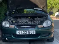 Usado Chrysler Neon 133 CV (97 kW) 2001 Verde Berlina