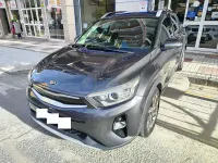 Usado Kia Stonic 120 CV (88 kW) 2018 Gris / plata SUV